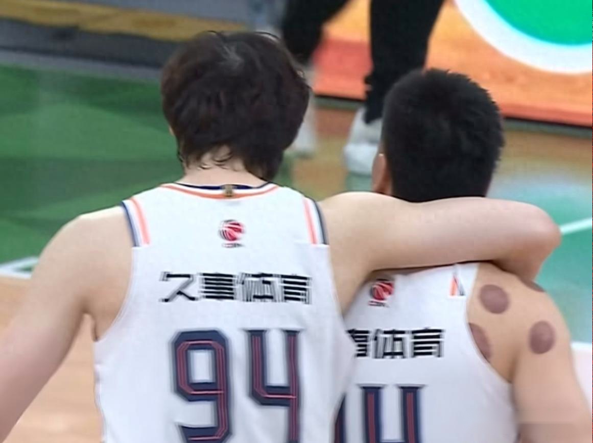 同时